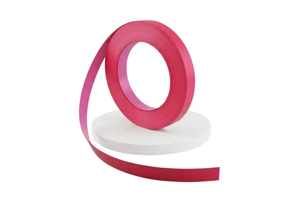 Red roll for slat wall