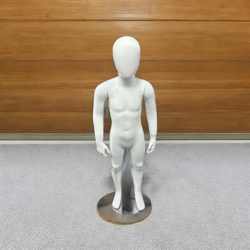 Mannequin child