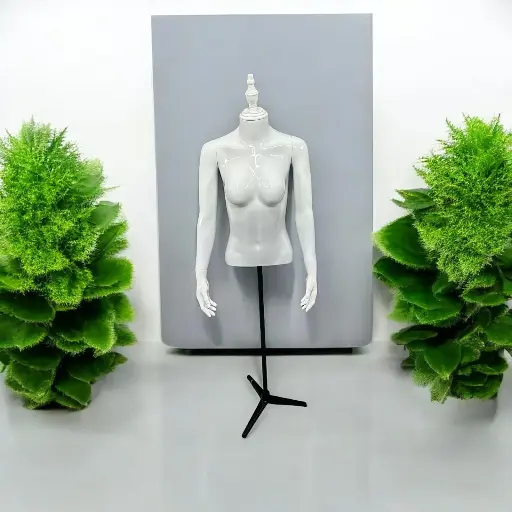 [H08] Torso only mannequin